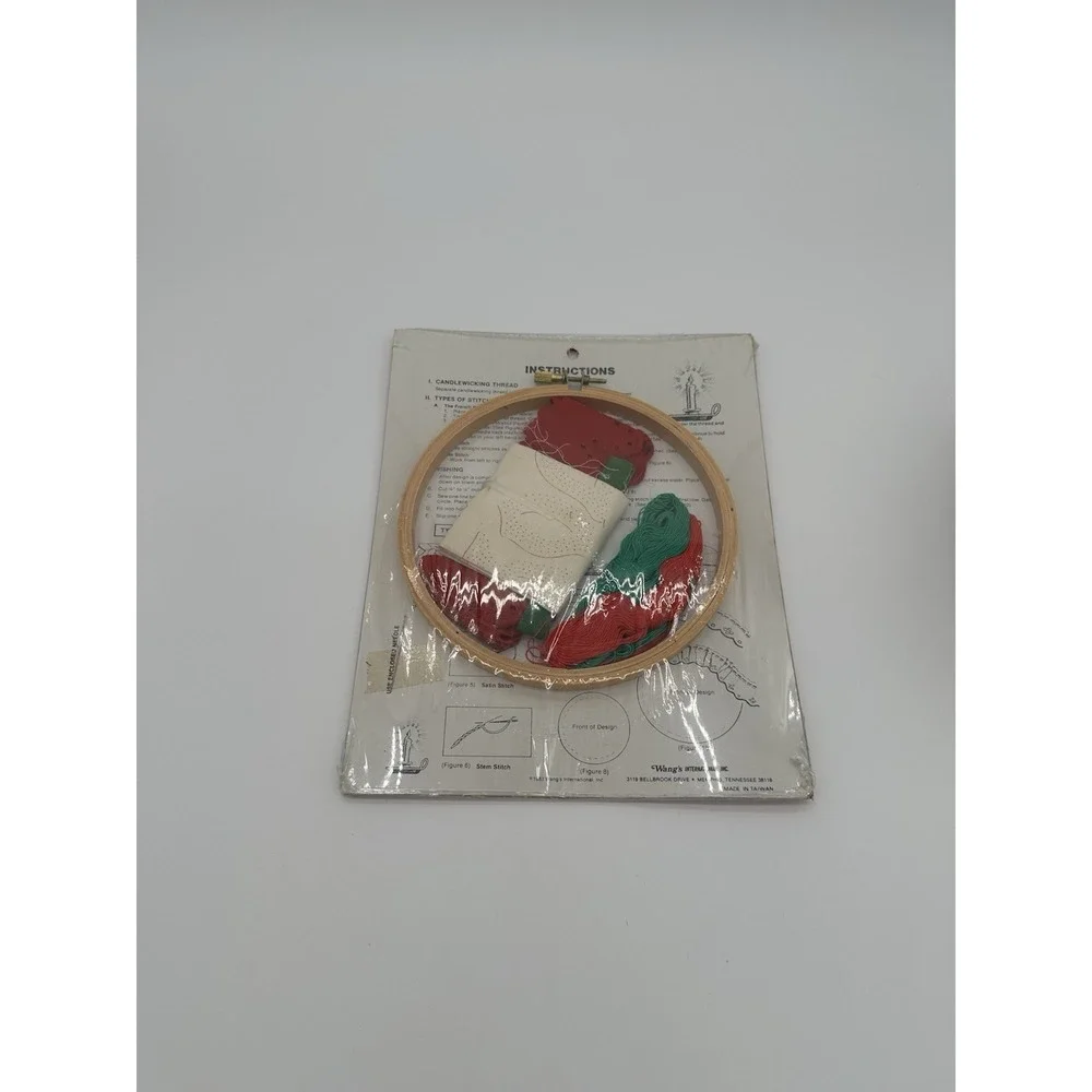 Vintage 1983 Wang's Christmas Joy Candlewicking Wall Decor Kit 6